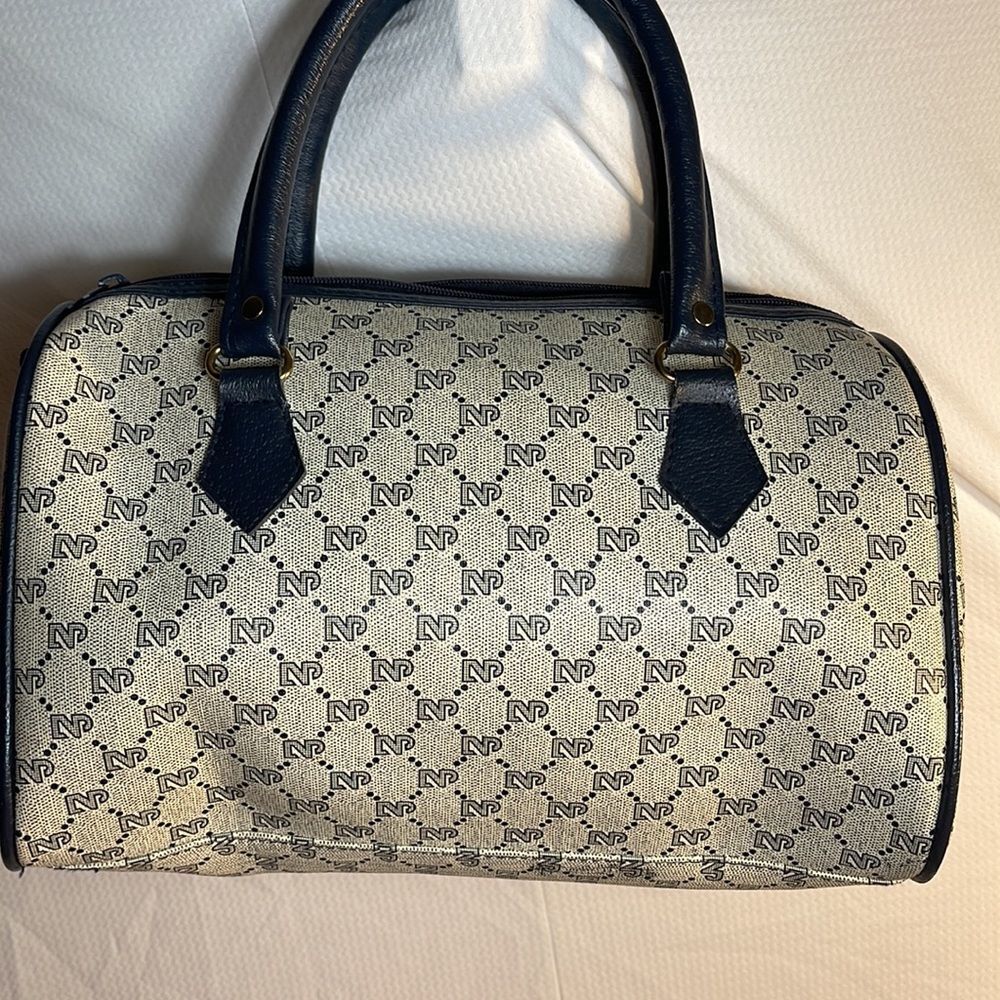 VINTAGE Logo Handbag 👜 - Picture 10 of 10